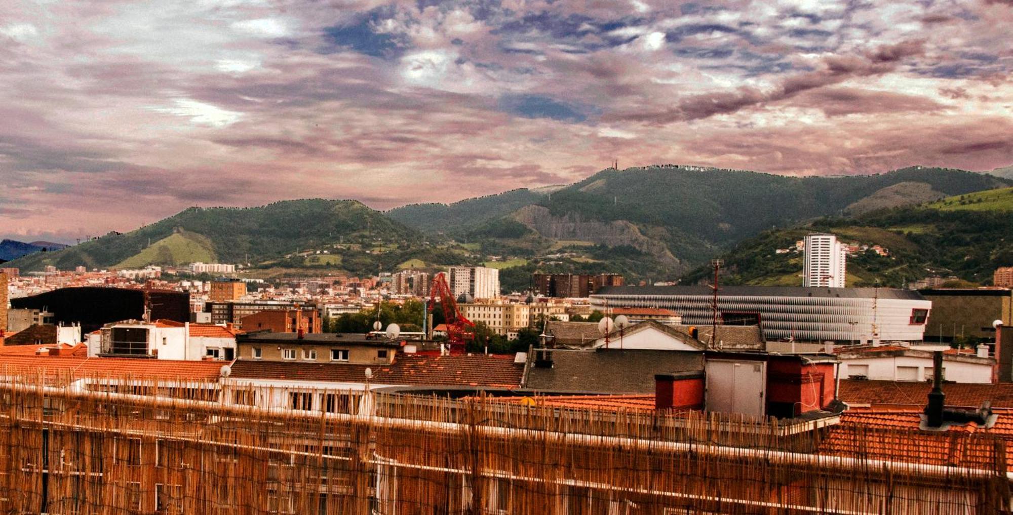 Estudios Bilbao Deusto Экстерьер фото